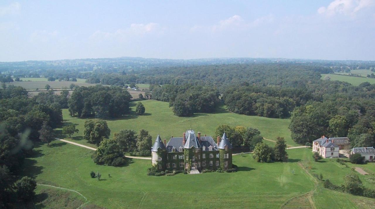 Chateau De Bostz Besson Екстериор снимка